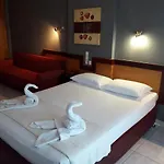 Hotel de apartamente Karaoulanis 2*