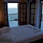 Hotel de apartamente Karaoulanis