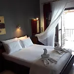 Hotel de apartamente Karaoulanis 2*
