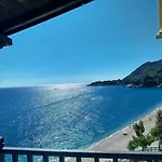 Hotel de apartamente Karaoulanis