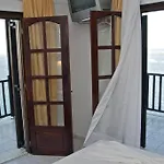 Hotel de apartamente Karaoulanis 2*