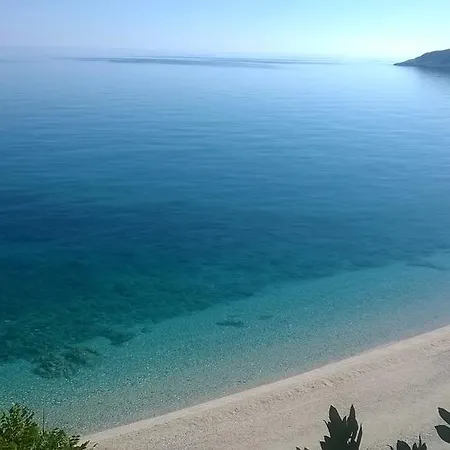 Karaoulanis Apartmanhotel 2*