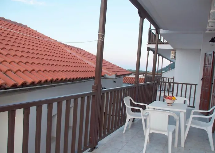 Karaoulanis Aparthotel