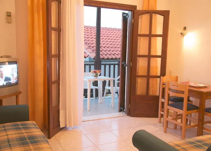 Karaoulanis Aparthotel