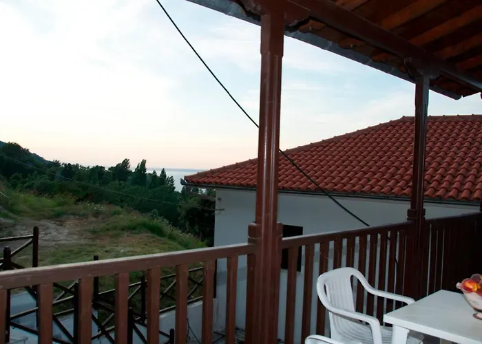 Karaoulanis Aparthotel