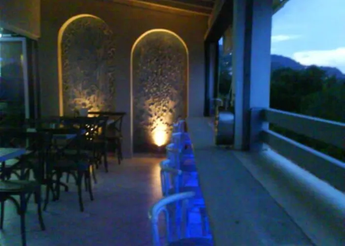 Karaoulanis Aparthotel