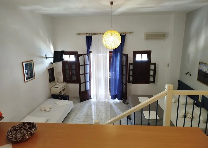 Aparthotel Karaoulanis 2*