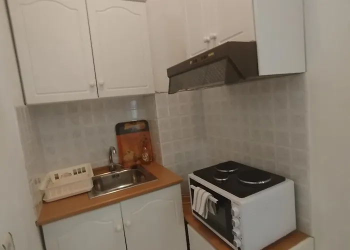 Karaoulanis Aparthotel