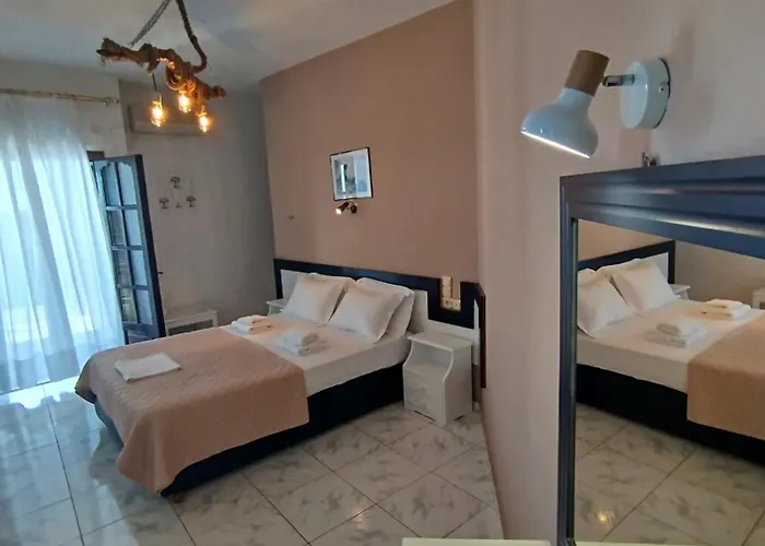 Aparthotel Karaoulanis 2*