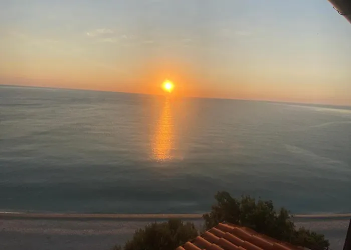 Aparthotel Karaoulanis 2*