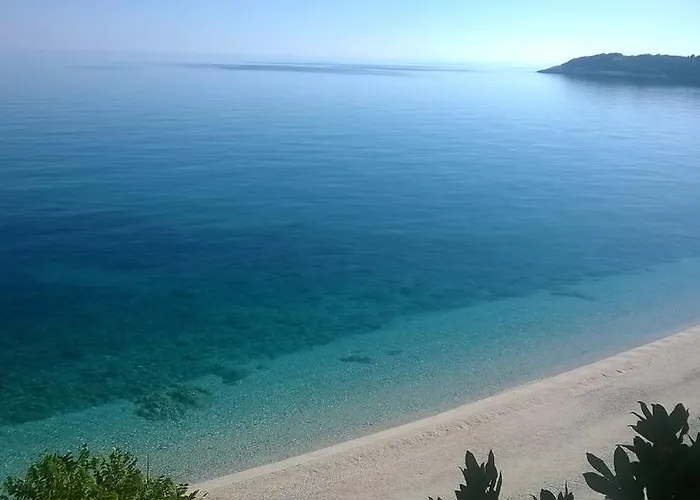 Karaoulanis Aparthotel 2*