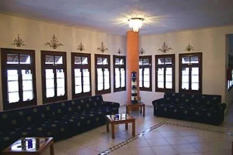Karaoulanis Aparthotel