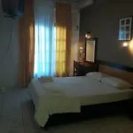 Karaoulanis 公寓式酒店 2*