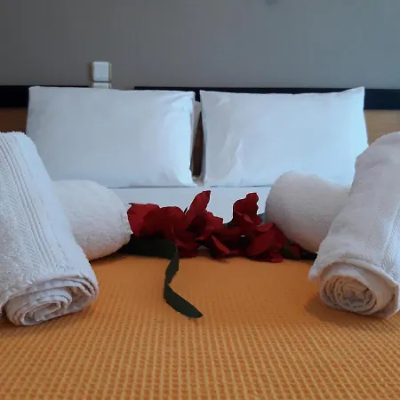 מלון דירות Karaoulanis 2*