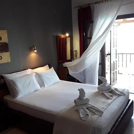 מלון דירות Karaoulanis 2*