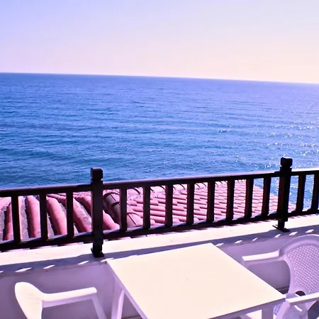 Aparthotel Karaoulanis 2*