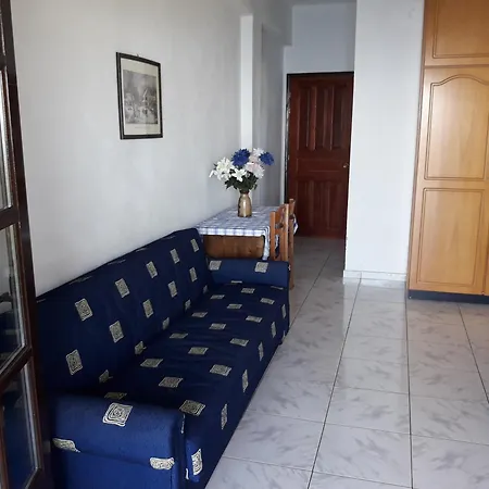 Karaoulanis Aparthotel