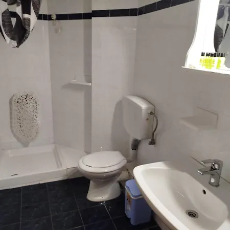 Apart Otel Karaoulanis 2*