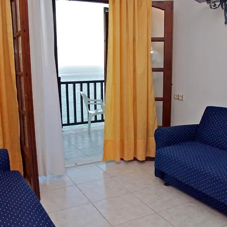 Karaoulanis Hotel apartamentowy