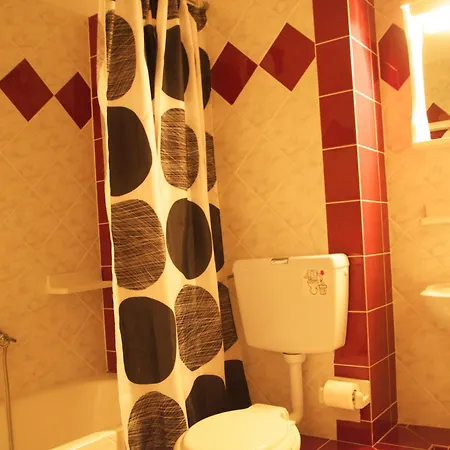 Karaoulanis Aparthotel 2*