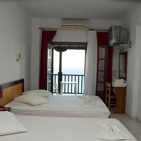Aparthotel Karaoulanis 2*