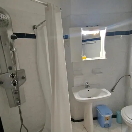 Karaoulanis Apart Otel 2*